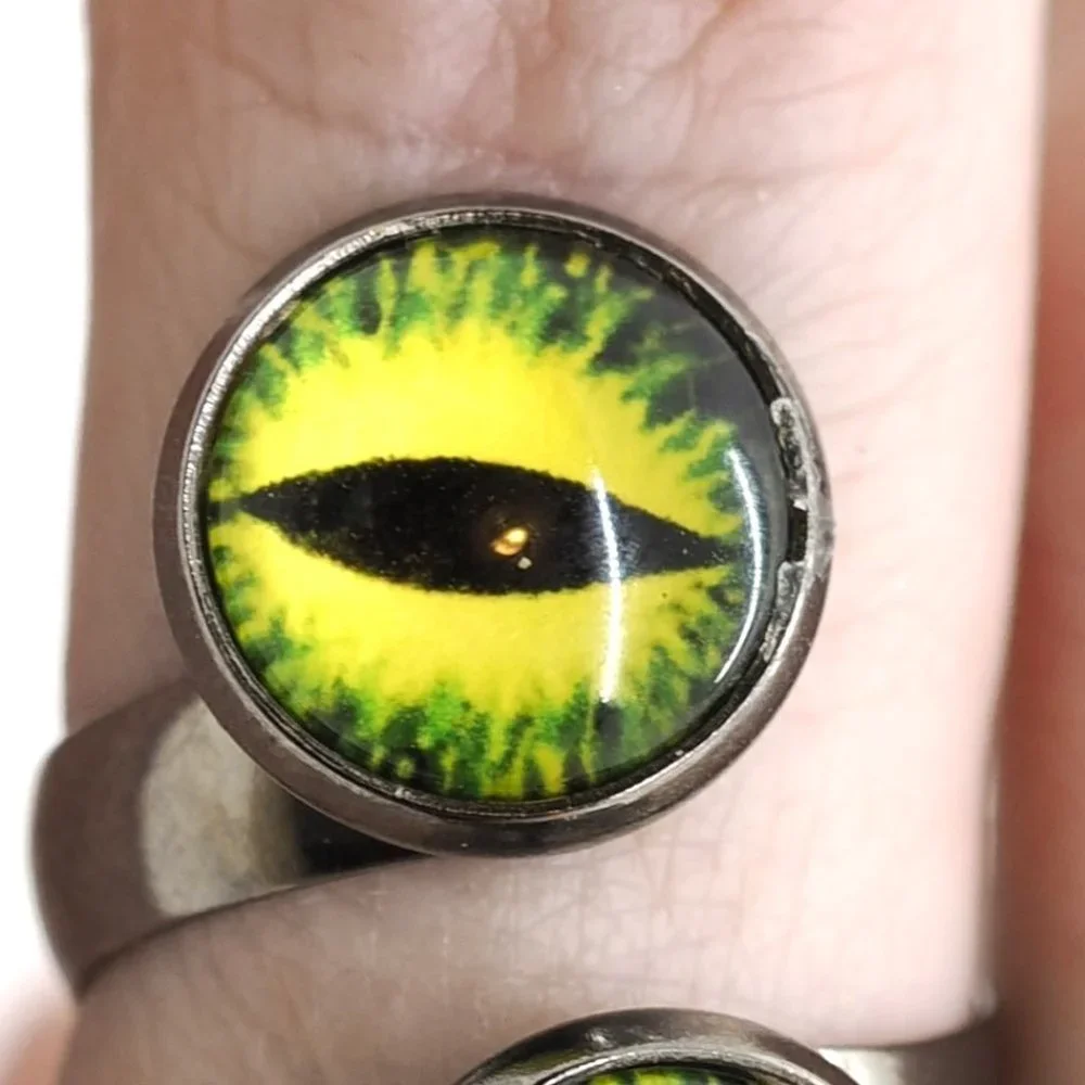 Green Eyes Rings - Picture 3 of 4